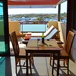 Crystalsuite. Beautiful Penthouse With Sea Views *