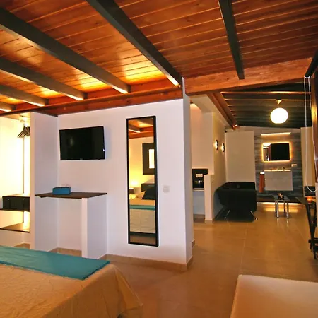 Crystalsuite. Beautiful Penthouse With Sea Views Lägenhet *