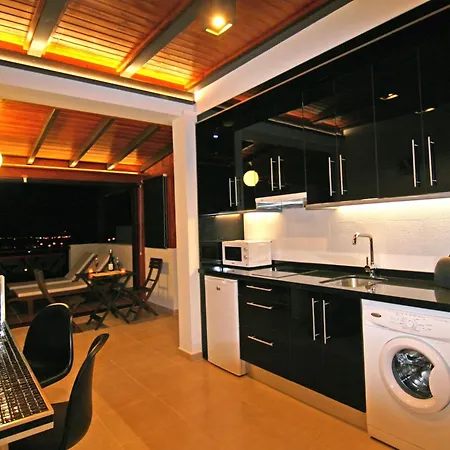 Crystalsuite. Beautiful Penthouse With Sea Views *