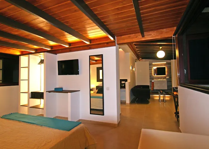 Crystalsuite. Beautiful Penthouse With Sea Views Apartament *